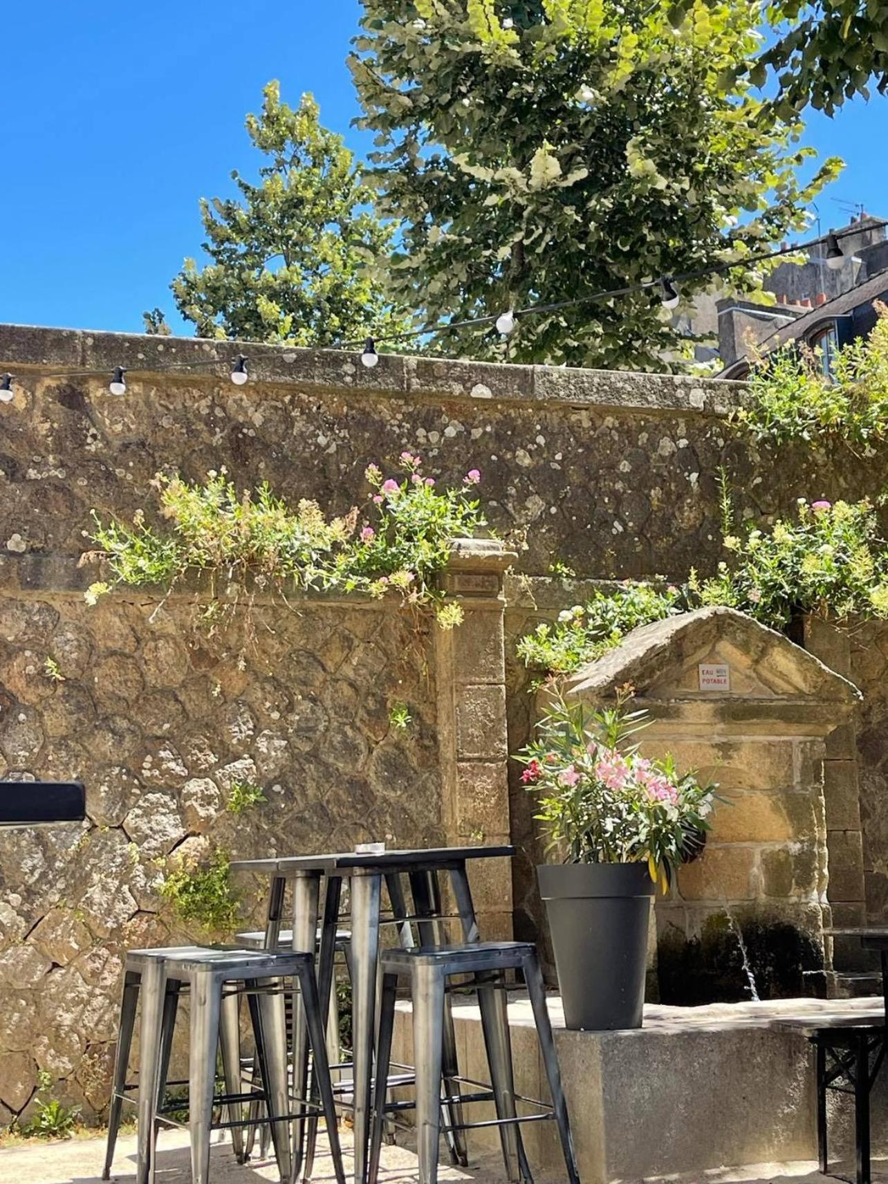 Le Patio, Coeur De Ville Avec Garage Et Jardin 반느 외부 사진